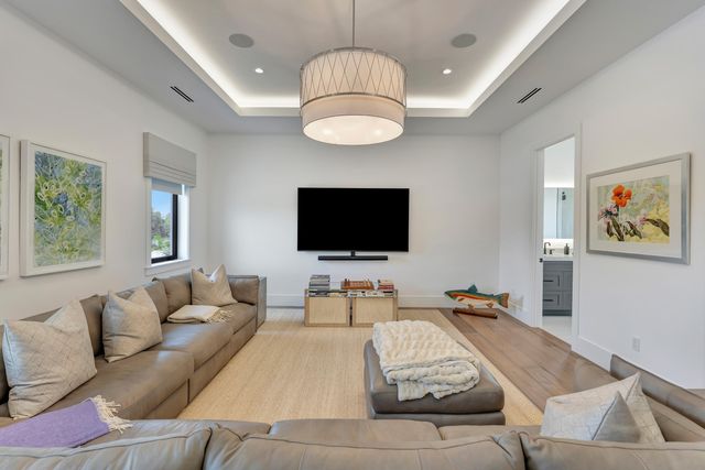 715 Ibis Way, North Palm Beach, FL 33408