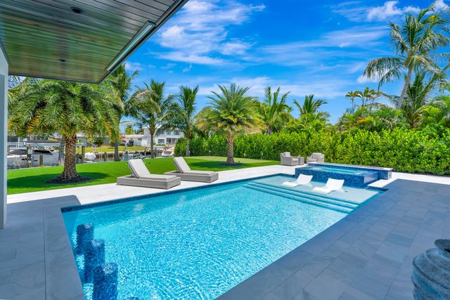 715 Ibis Way, North Palm Beach, FL 33408
