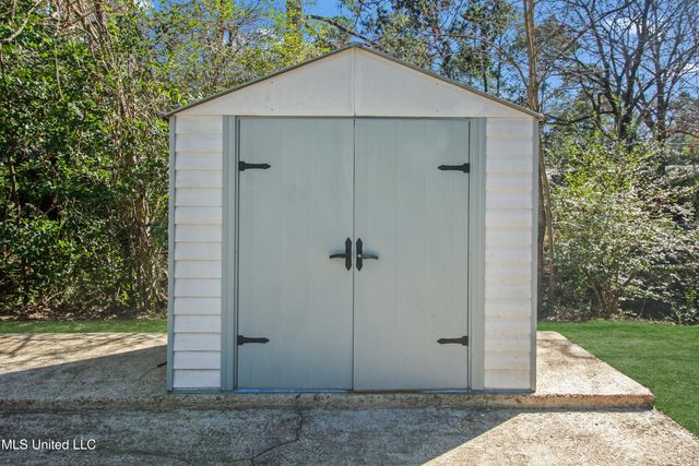 2021 Cherokee Drive, Jackson, MS 39211