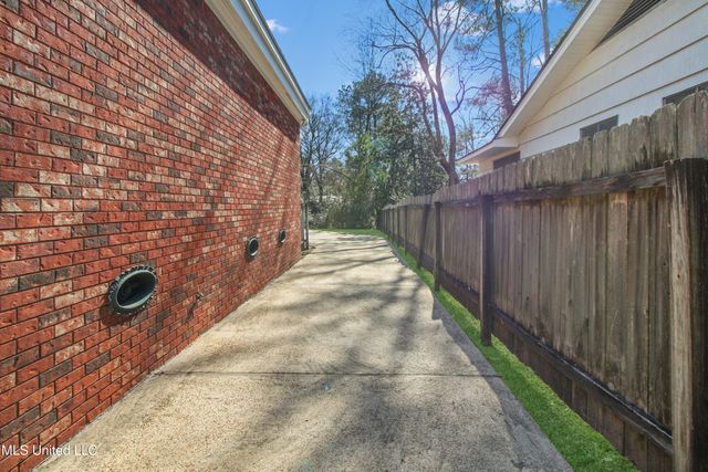 2021 Cherokee Drive, Jackson, MS 39211