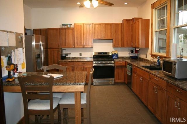 1353 E CLINTON ST., Frankfort, IN 46041