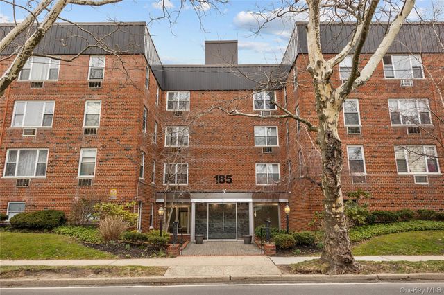 185 South Midddle Neck Road 1P, Great Neck, NY 11021