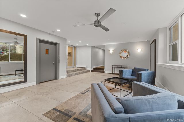 185 South Midddle Neck Road 1P, Great Neck, NY 11021