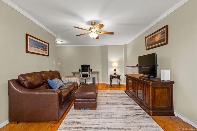 185 South Midddle Neck Road 1P, Great Neck, NY 11021