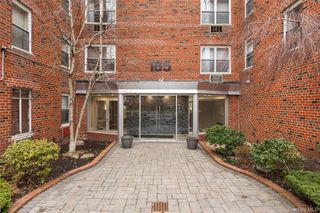 185 South Midddle Neck Road 1P, Great Neck, NY 11021