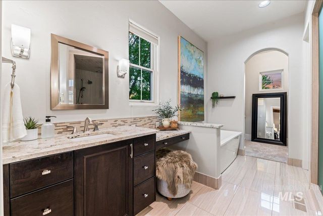 1894 N Valle Bello Way, Eagle, ID 83616