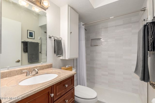 1306 W Camino Lucientes, Green Valley, AZ 85622