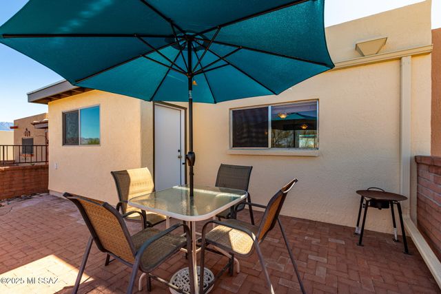 1306 W Camino Lucientes, Green Valley, AZ 85622