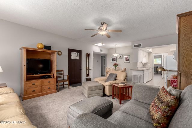 1306 W Camino Lucientes, Green Valley, AZ 85622