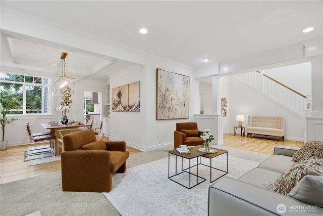 612 128th Avenue NE, Bellevue, WA 98005