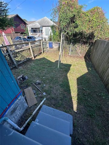 1512 J H Clouser Street, Galveston, TX 77550