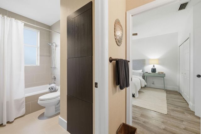 2494 Eagle Watch Lane, Weston, FL 33327