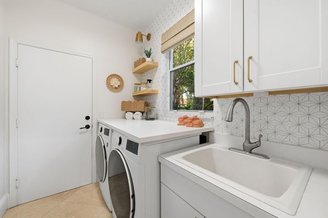 2494 Eagle Watch Lane, Weston, FL 33327