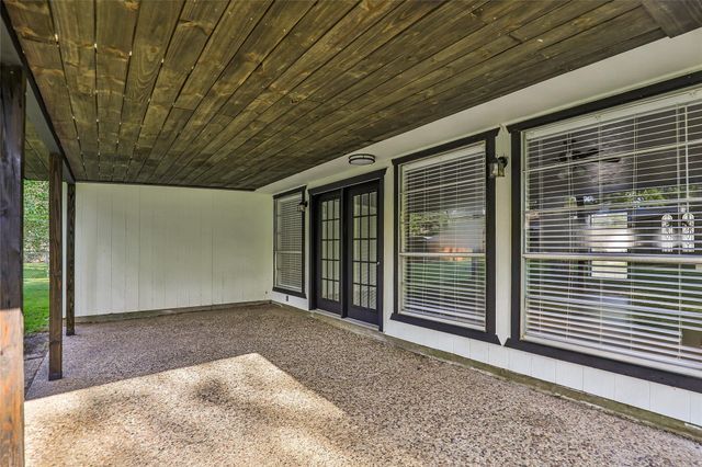 212 Normal Park Drive, Huntsville, TX 77320