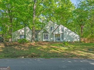 126 Lake Wildwood Drive, Macon, GA 31220