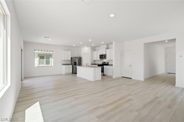 6758 Magnolia River Avenue, Las Vegas, NV 89156