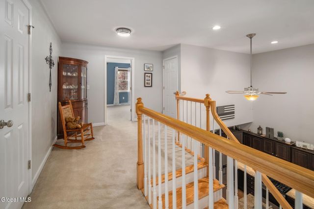 28 Guiliana Circle, North Greenbush, NY 12180