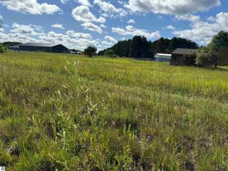 2878 S US-131, Kalkaska, MI 49680