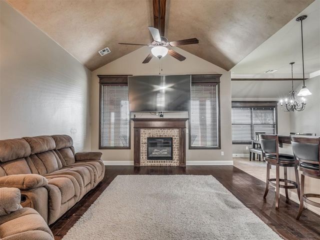 19217 Butterfly Boulevard, Edmond, OK 73012
