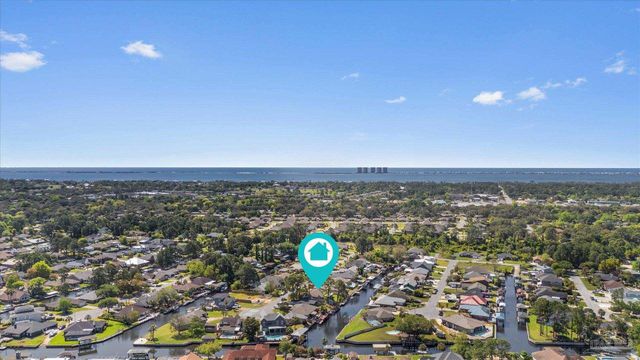 1629 Llani Ln, Gulf Breeze, FL 32563