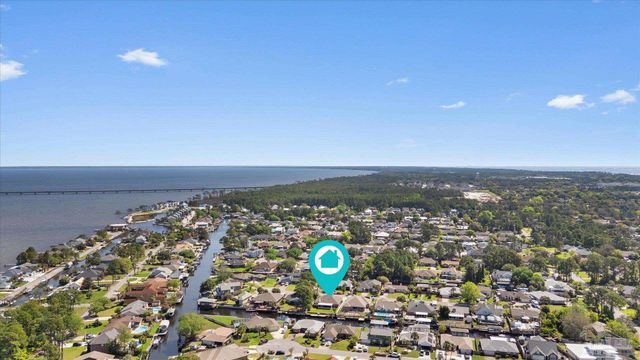 1629 Llani Ln, Gulf Breeze, FL 32563