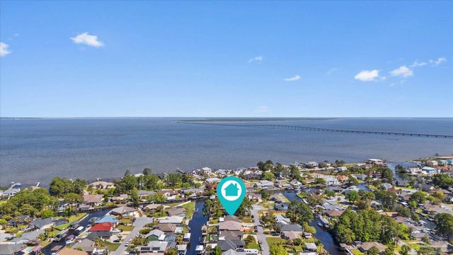 1629 Llani Ln, Gulf Breeze, FL 32563