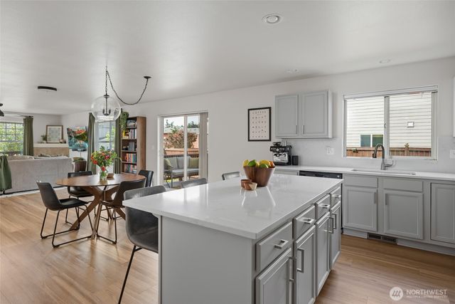 1498 NW 5th Avenue, Oak Harbor, WA 98277