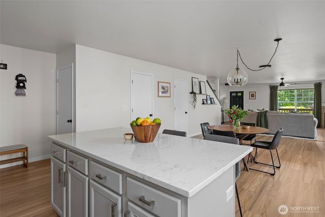 1498 NW 5th Avenue, Oak Harbor, WA 98277