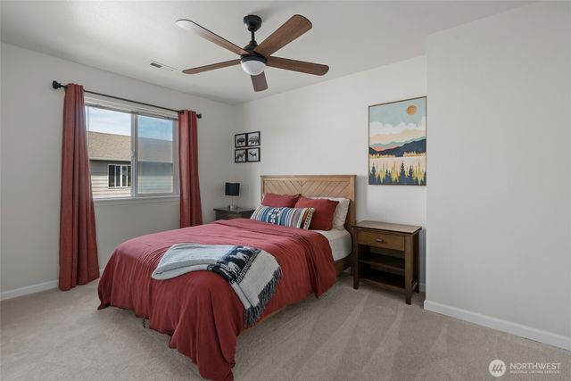 1498 NW 5th Avenue, Oak Harbor, WA 98277
