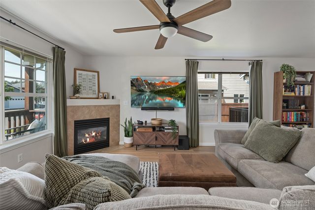 1498 NW 5th Avenue, Oak Harbor, WA 98277