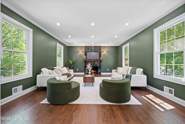 169 Pelican Road, Middletown, NJ 07748