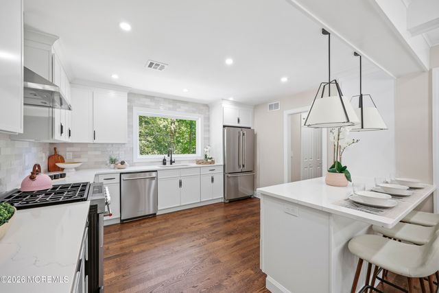 169 Pelican Road, Middletown, NJ 07748