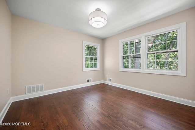 169 Pelican Road, Middletown, NJ 07748
