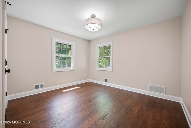 169 Pelican Road, Middletown, NJ 07748