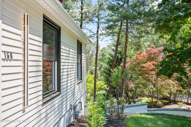169 Pelican Road, Middletown, NJ 07748