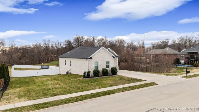 8002 Shady View Drive, Charlestown, IN 47111