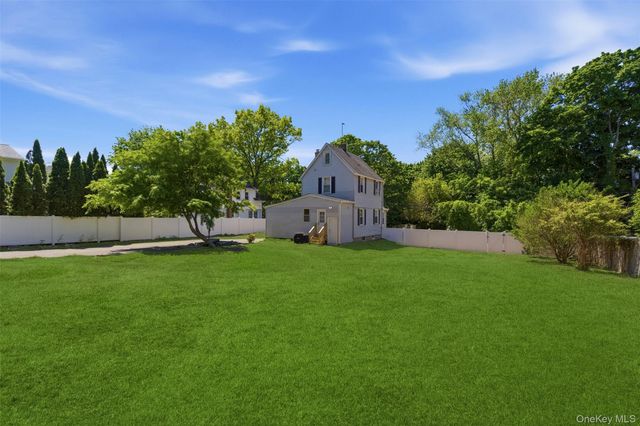 23 Virginia Avenue, Huntington, NY 11743