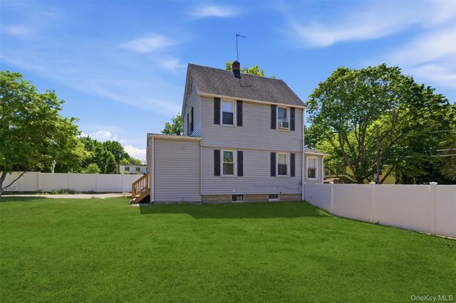 23 Virginia Avenue, Huntington, NY 11743