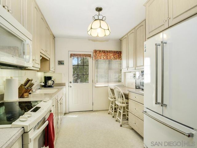 375 Rosecrans Street, San Diego, CA 92106