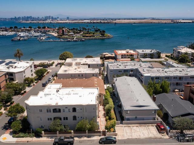 375 Rosecrans Street, San Diego, CA 92106