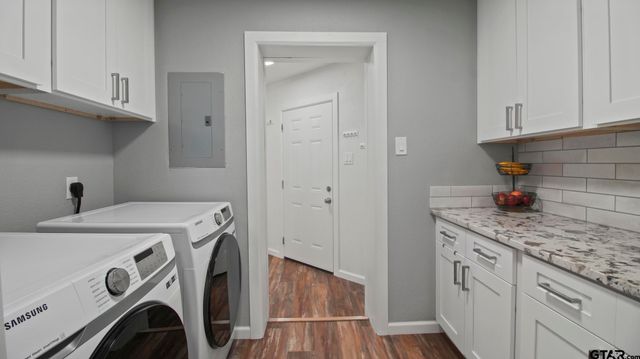 2395 E Royal Drive, Chandler, TX 75758