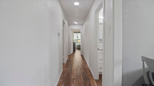 2395 E Royal Drive, Chandler, TX 75758