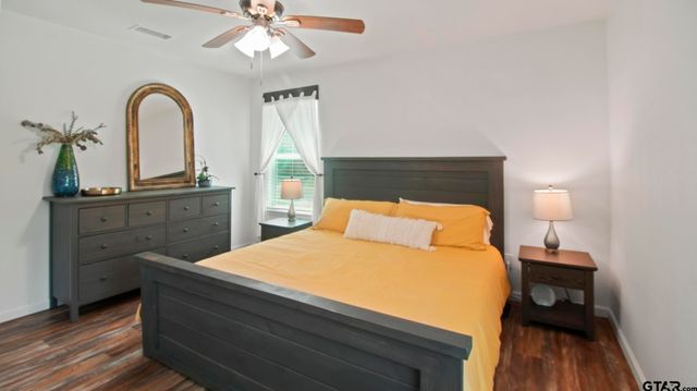 2395 E Royal Drive, Chandler, TX 75758