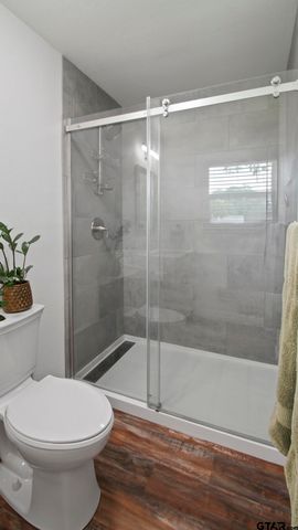 2395 E Royal Drive, Chandler, TX 75758