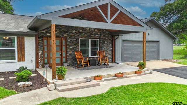 2395 E Royal Drive, Chandler, TX 75758