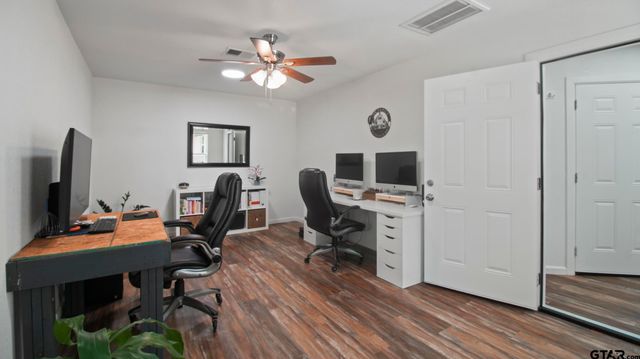 2395 E Royal Drive, Chandler, TX 75758