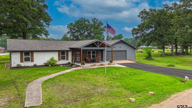 2395 E Royal Drive, Chandler, TX 75758