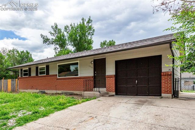 1216 Osgood Road, Colorado Springs, CO 80915