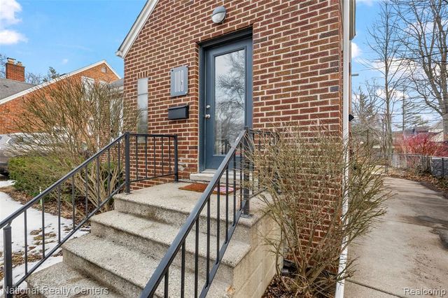 1109 Catalpa Drive, Royal Oak, MI 48067