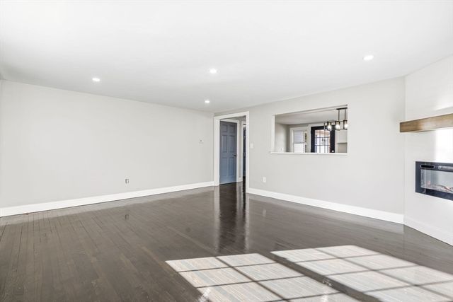 408 Teaticket Hwy, Falmouth, MA 02536